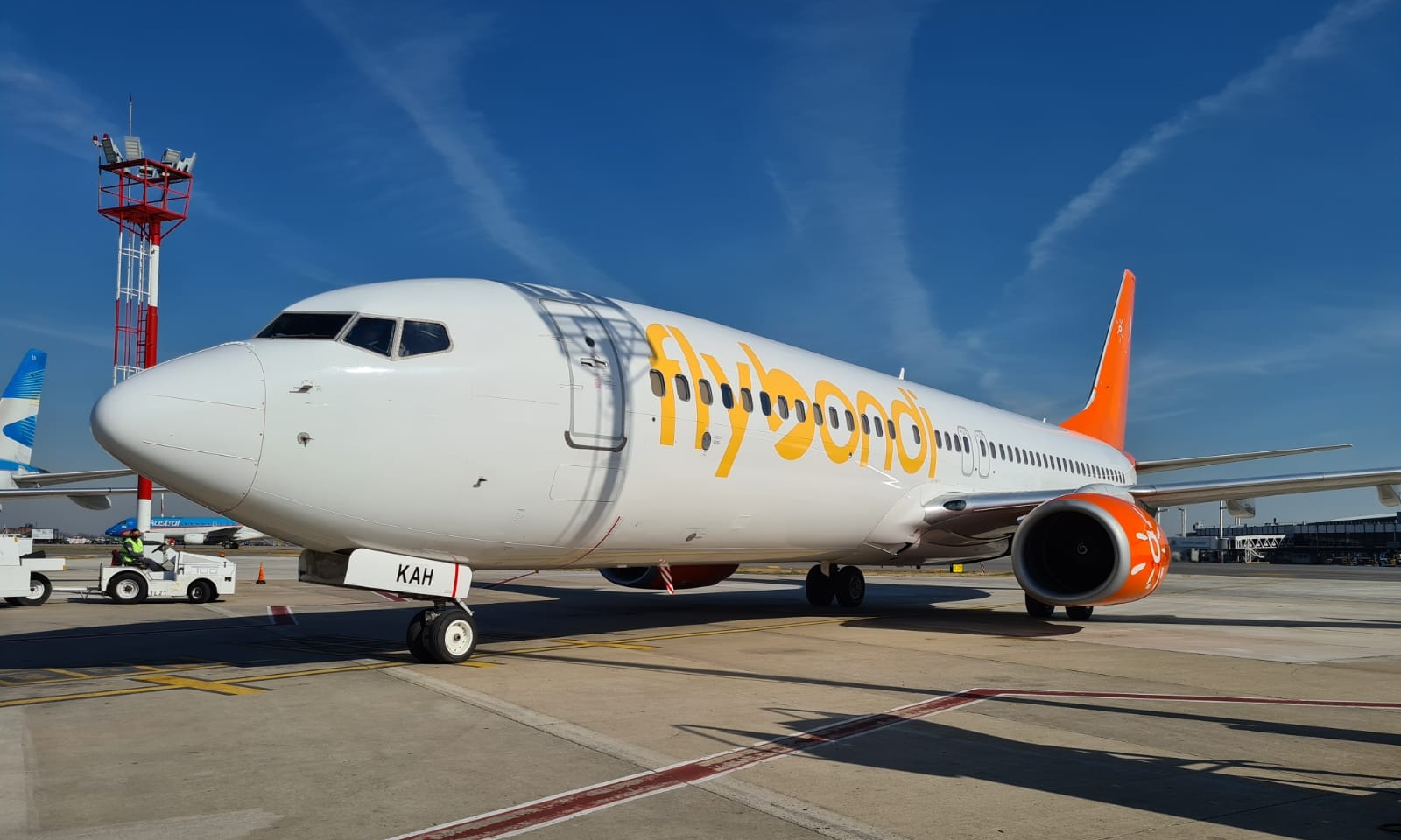 Flybondi suma un tercer avión a su flota